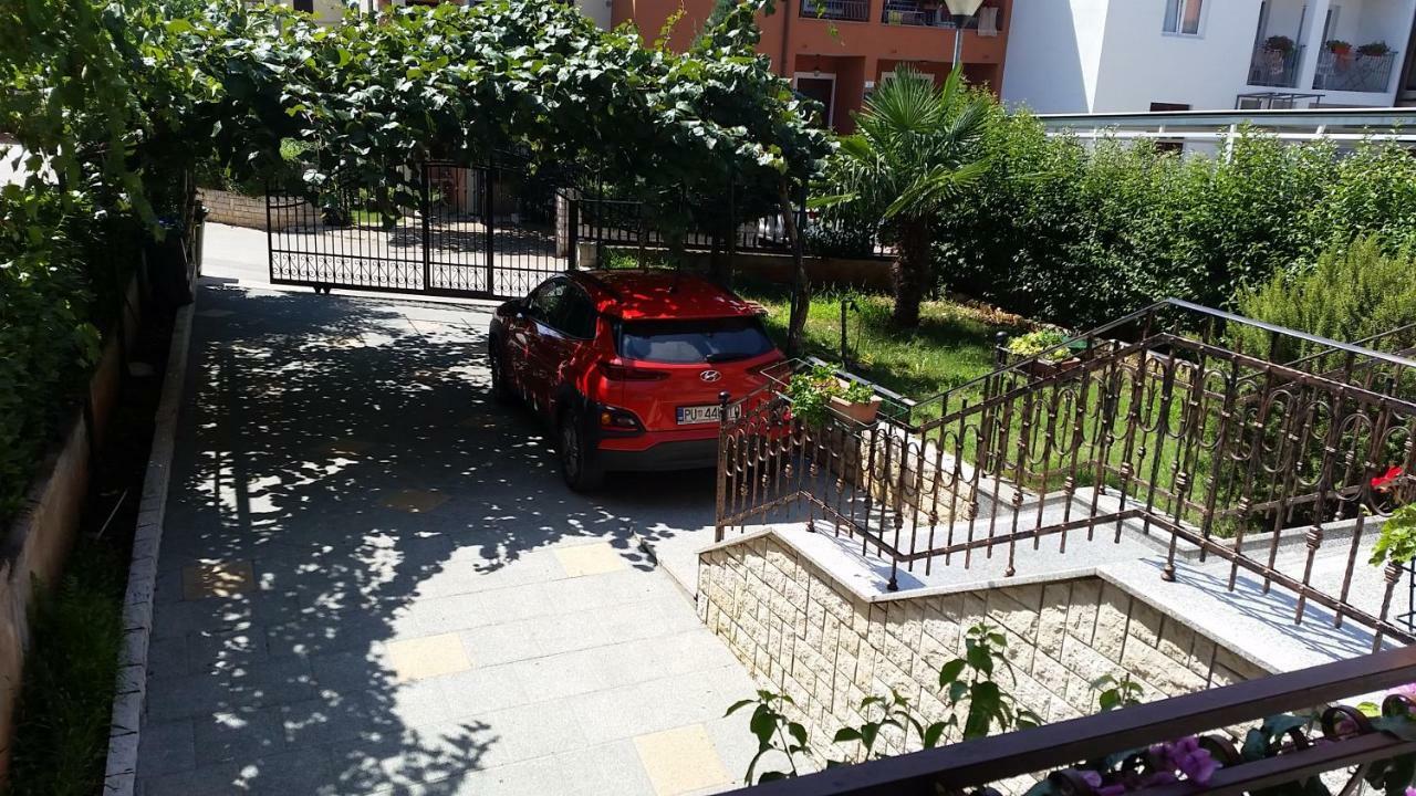 Apartment Anda Ровинь Экстерьер фото